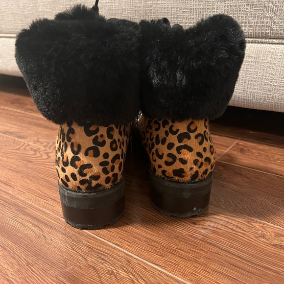 ALDO size 9 Ladies faux fur animal print booties - Picture 3 of 3